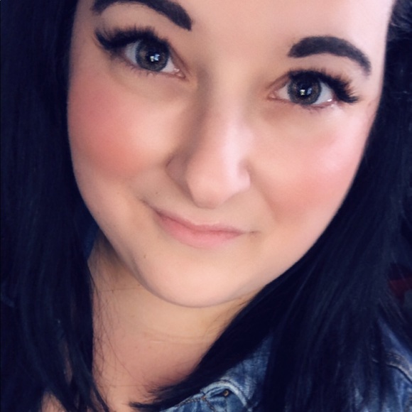 Meet your Posher, Ashley - Picture 1 of 1